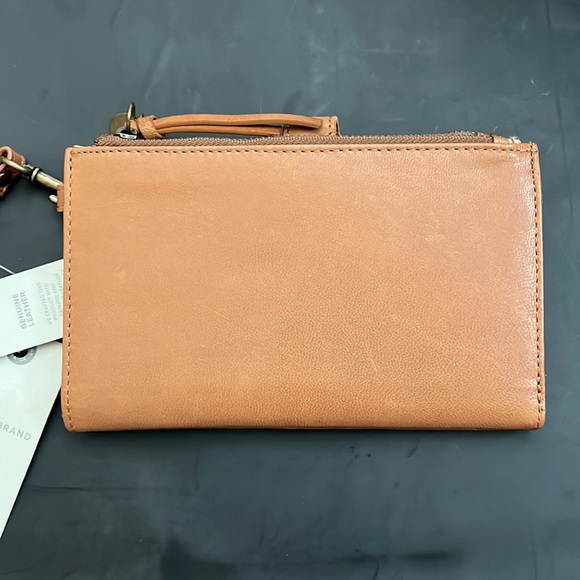 Lucky Brand phone wallet - Picture 2 of 3